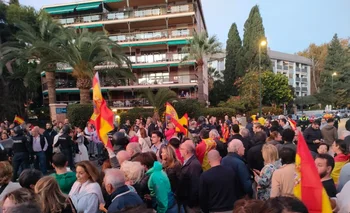 Ciento de personas se concentran en Málaga ante la Subdelegación del Gobierno donde se reúnen Sánchez y Scholz
