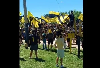 El banderazo de los hinchas de Peñarol