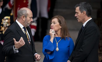 El presidente del Senado, Pedro Rollán; la presidenta del Congreso Francina Armengol, y el presidente del Gobierno en funciones, Pedro Sánchez.