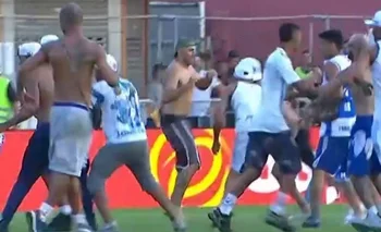 La batalla campal entre hinchas de Coritiba y de Cruzeiro en Brasil