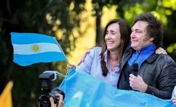 Victoria Villarruel, nueva vicepresidenta argentina, y el presidente electo Javier Milei