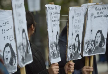 Marcha feminista por el femicidio de Mariana Rivero