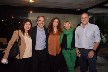 Karina Vázquez, Juan Zorrilla, Carolina Arabeity, Laura Cufos y Luis Brando