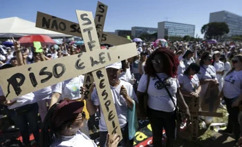 La ley de salario mínimo en Brasil se logró después de años de luchas y movilizaciones. 
