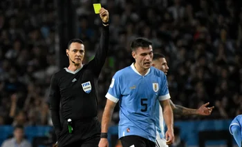 La amarilla que recibió Ugarte contra Argentina