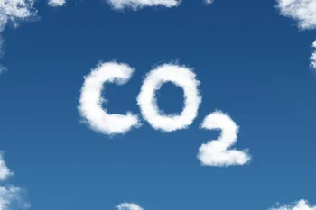 El dióxido de carbono (CO2) es el principal gas de efecto invernadero que se emite a raíz de las actividades del ser humano.