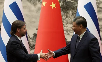 Luis Lacalle Pou y Xi Jinping en China