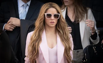 La cantante Shakira, a su salida de la Audiencia Nacional el día que comienza su juicio, a 20 de noviembre de 2023.