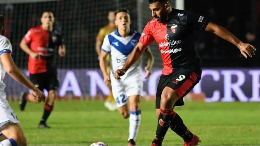 Vélez y Colón juegan una "final" en Liniers por la permanencia en la máxima categoría