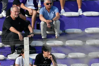 Marcelo Bielsa, el técnico de la selección uruguaya, estuvo en el Capurro viendo el partido entre Fénix y Peñarol
