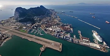 Vista aérea del aeropuerto del Peñon de Gibraltar
