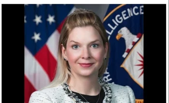 Amy McFadden, que publicó imágenes pro-palestinas en Facebook, tiene una extensa carrera en la CIA.