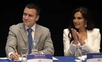 Otras épocas, cuando el presidente de Ecuador, Daniel Noboa, y la vicepresidente Verónica Abad sonreían juntos.