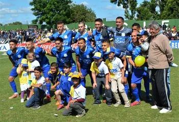 El equipo de Bella Vista que ganó 2-1 a Colón y logró el ascenso a Segunda División Profesional