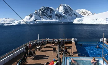 Turismo de cruceros en la Antártida.