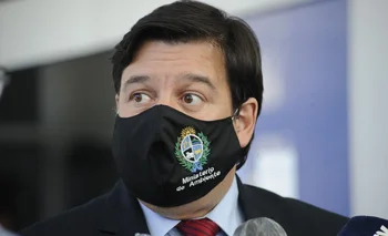 El ministro de Ambiente, Adrián Peña, dijo que habían advertido verbalmente a la empresa
