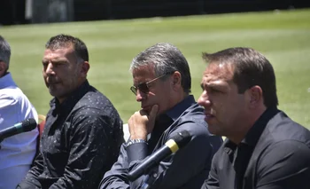 Ignacio Ruglio, Pablo Bengoechea y Gabriel Cedrés son quienes toman las principales decisiones deportivas en Peñarol