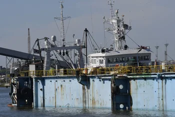 Dique de Tsakos afectado en el Puerto de Montevideo