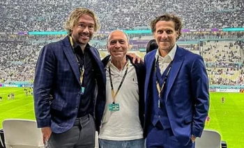 Diego Lugano, Henry Cohen y Diego Forlán en el Argentina vs Croacia