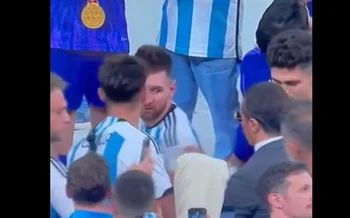 El frío saludo de Messi con el asador influencer Salt Bae