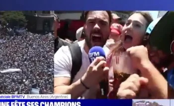 Corresponsales extranjeros que cubrieron los festejos argentinos tras ganar el Mundial Qatar 2022 no la pasaron bien en sus móviles