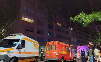 La ambulancia en la explosión de Pocitos.