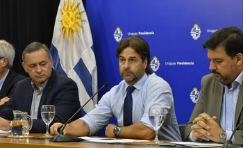 Luis Lacalle Pou hizo el anuncio junto a Adrián Peña y Álvaro Delgado