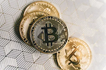 Bitcoin es la criptomoneda más conocida en el mercado