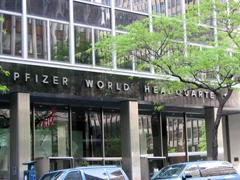 Las acciones del gigante farmacéutico Pfizer se derrumbaron 4,3% en la bolsa al conocerse la noticia del fracaso de su medicamento.