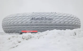 El estadio del Bayern Múnich rodeado de nieve.