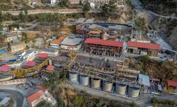 Se cree que el ataque a la mina Poderosa está relacionado con enfrentamientos de la empresa con mineros ilegales.