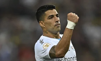 Luis Suárez en su último gol con Gremio