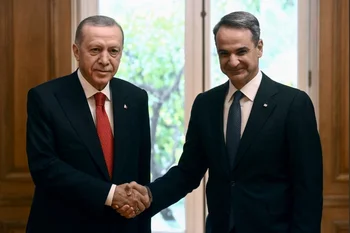 Erdogan también se reunió con el primer ministro Kyriakos Mitsotakis, a quien le dijo: “No lo amenazamos si usted no nos amenaza".