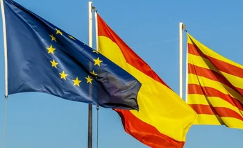 Banderas de la Union Europea, España y Cataluña