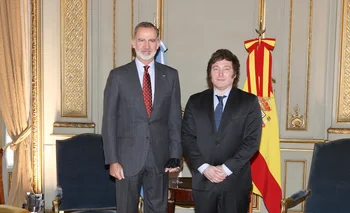 El Rey Felipe VI junto al presidente electo de Argentina, Javier Milei.