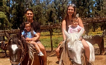 Emiliano Velázquez y su familia en las vacaciones