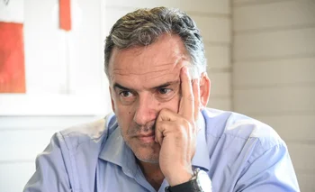 El precandidato e intendente canario Yamandú Orsi en entrevista con El Observador