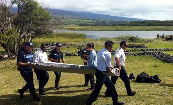 Los restos del avión fueron hallados la semana pasada en la isla Reunión