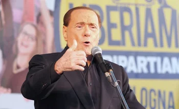 El exprimer ministro Berlusconi descalifica a la actual primera ministra Meloni 