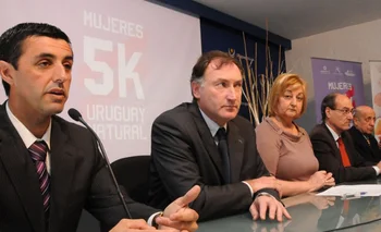 Archivo. Pablo Sanmartino a la izquierda, en el lanzamiento de una 5K en el Ministerio de Turismo.