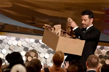 Jimmy Kimmel entregando sándwiches de manteca de maní
