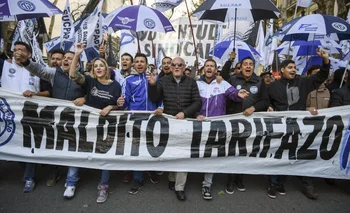 Protestas en Buenos Aires en contra de los ajustes de tarifas y la política económica del gobierno