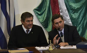 Jorge Riani y Miguel Sanguinetti en el acto de cambio de autoridades en la Federación Rural.<br>