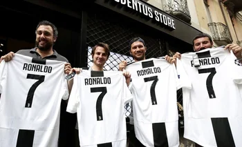 La noticia de la llegada de Cristiano Ronaldo a Turín desató una fiebre por tener la camiseta con su número.