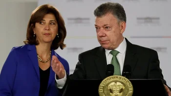 María Ángela Holguín (izquierda) comunicó la decisión a Palestina a pocos días del fin de la gestión presidencial de Santos.