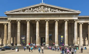 De los 160 metros de mármoles esculpidos que rodeaban el templo de la diosa Atenea hace 2500 años, 75 metros están depositados en el British Museum desde hace dos siglos.