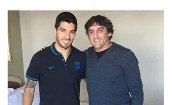 Enzo Francescoli junto a Luis Suárez<br>
