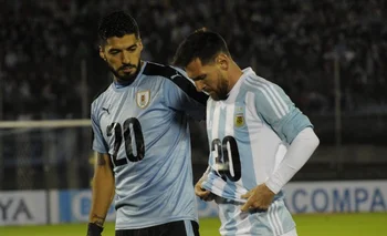 Messi y Suárez promocionando el Mundial 2030
