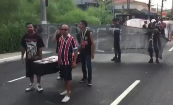 Hinchas de Sao Paulo molestos con el equipo
