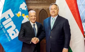 Julio César Maglione, presidente de FINA, y Viktor Orban, primer ministro de Hungría